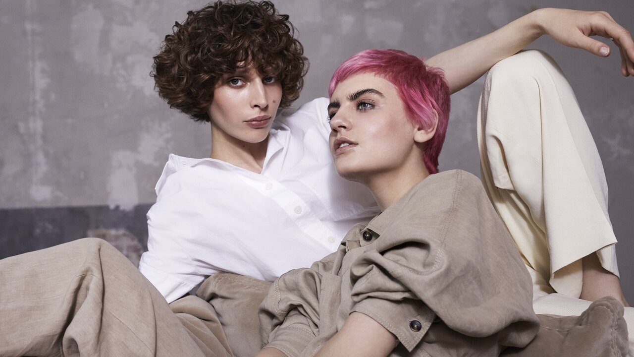Ob lang oder kurz, die Frisurentrends sind 2023 vielseitig zu stylen Frisuren Haarfarben 2023