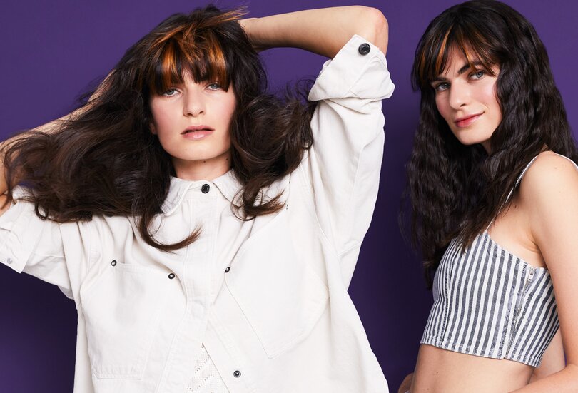 Leichte Wellen und ein langer Pony lassen sich 2022 perfekt zum Undone-Look kombinieren Frisuren lange Haare 2022