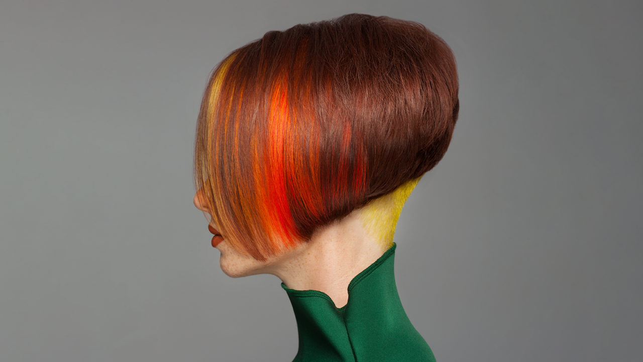 Blocksträhnen unter dem Deckhaar haben einen überraschenden Effekt Chunky Undercut orange rot gelb