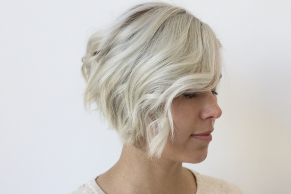 Ein Bob wirkt in der Haarfarbe Eisblond besonders edel Eisblond Bob
