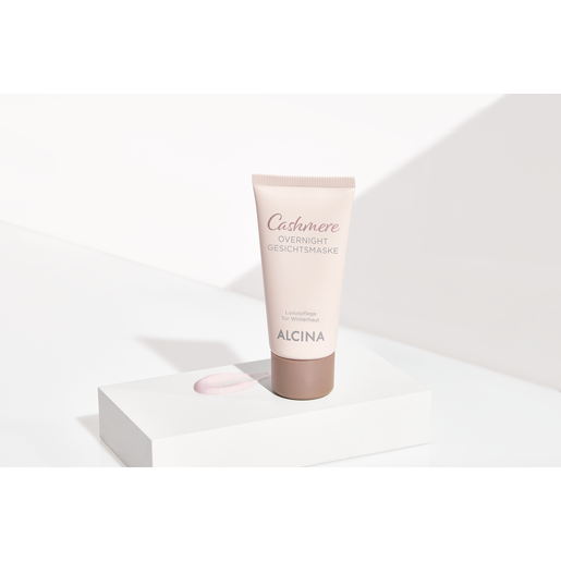 Produktabbildung Tube ALCINA Cashmere Overnight Gesichtsmaske auf Sockel vor weißem Hintergrund