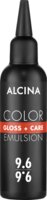  Schwarze Alcina-Flasche „Color Gloss + Care Emulsion 9.6/9%“ mit rotem Mittelband und spitzem Applikator-Aufsatz.